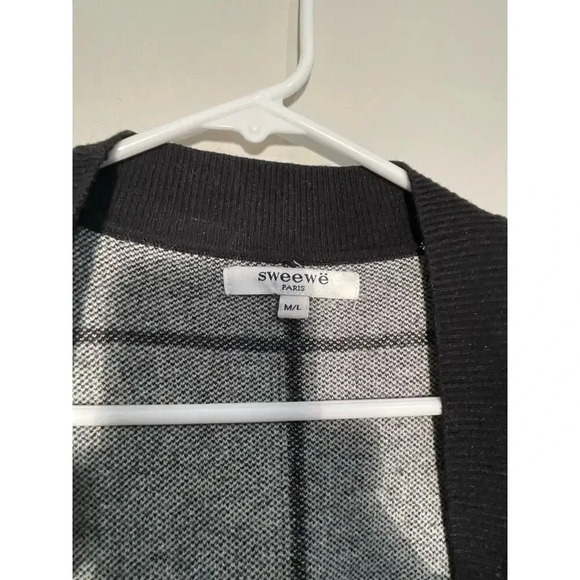 Sweewëe Paris Off-White and Black Grid Print Longlined Knit Cardigan - Picture 8 of 9